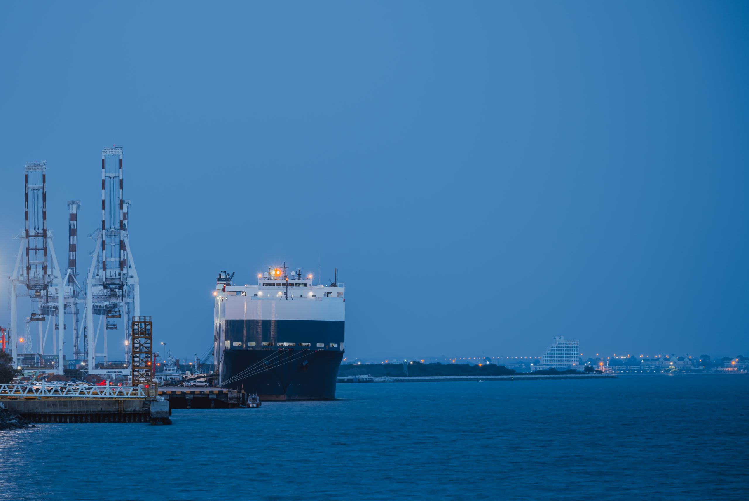 Petroleum refinery products, High-quality fuels, Industrial lubricants, Petrochemicals supplier, Reliable refinery services